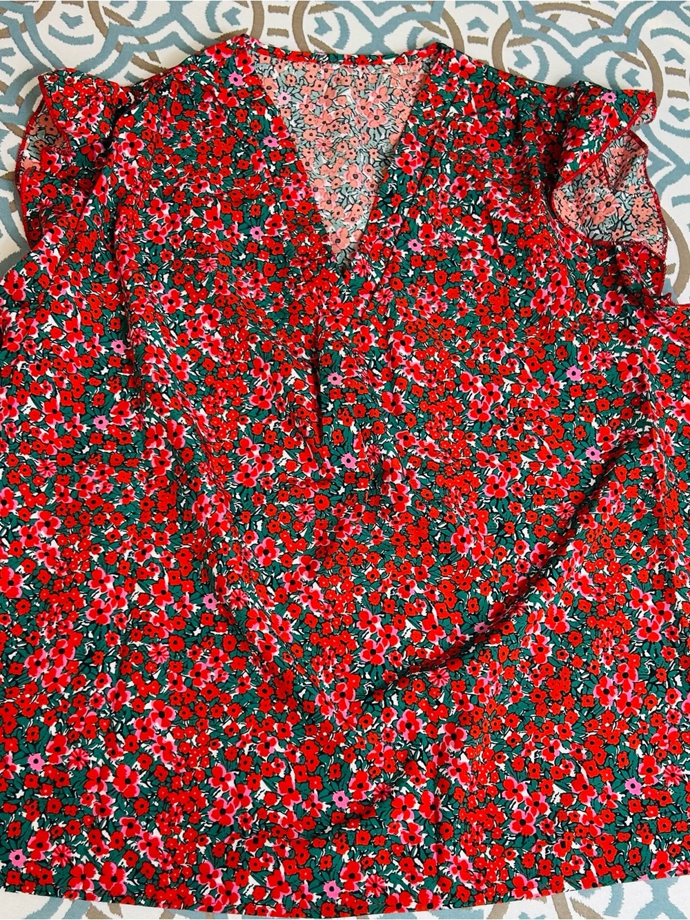 SHEIN Red Floral V-Neck Ruffle Sleeve Blouse